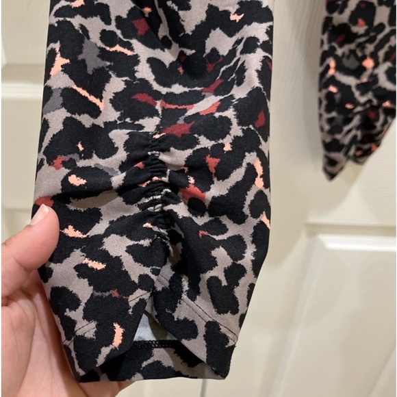 Calvin Klein Performance Leopard Print Legging (S) - Picture 6 of 7